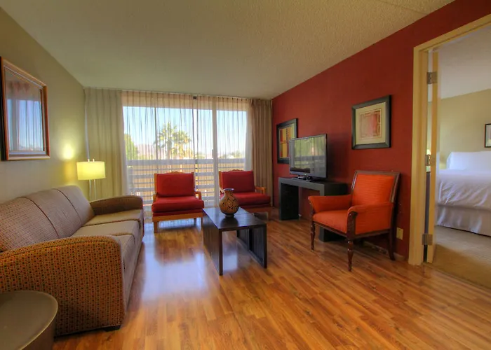 Hotel Four Points By Sheraton North 3*