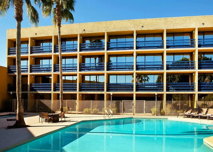 Hotel Four Points By Sheraton North 3*