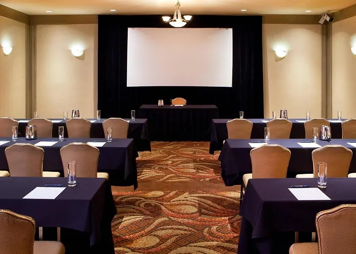 Four Points By Sheraton North Hotel 3*